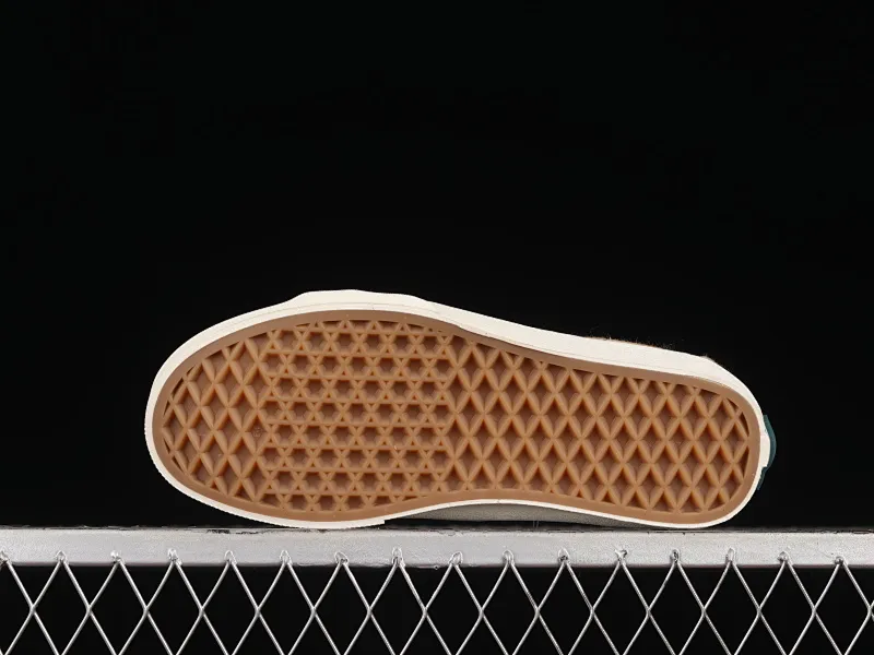 All categories Vans Vans series Vans Hi Vans high-top Vans Sk8-Hi Vault OG VR3 Vans official environmental protection series Maple leaf electric embroidered canvas shoes VN0A5EE3AZB